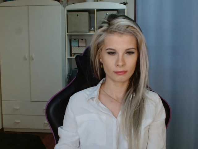 KristineNatural's BongaCams show and profile