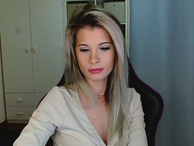 KristineNatural's BongaCams show and profile