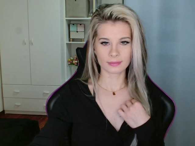 KristineNatural's BongaCams show and profile