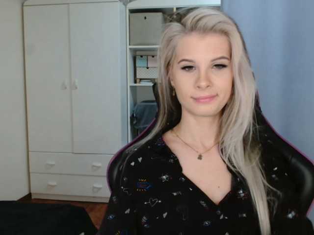 KristineNatural's BongaCams show and profile