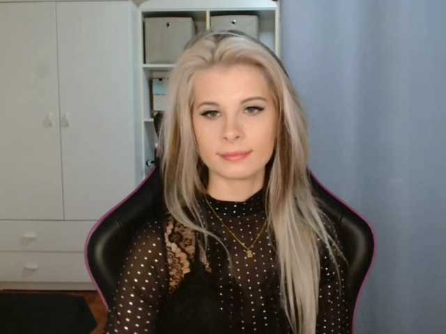 KristineNatural's BongaCams show and profile