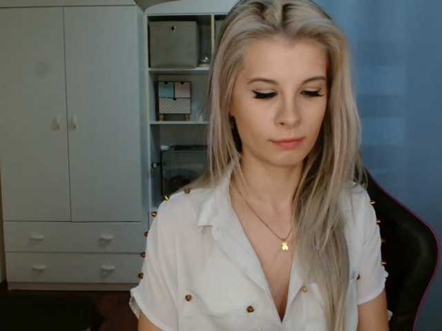 KristineNatural's BongaCams show and profile