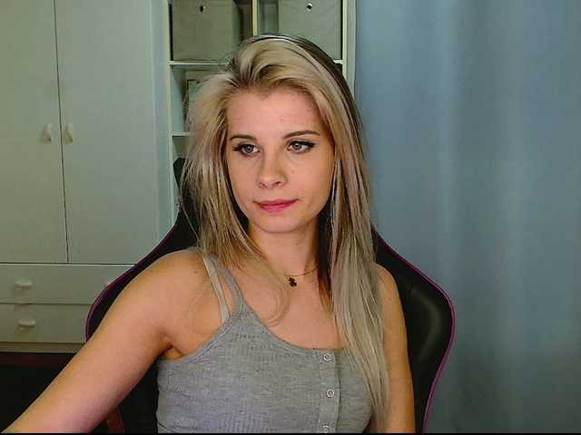 KristineNatural's BongaCams show and profile