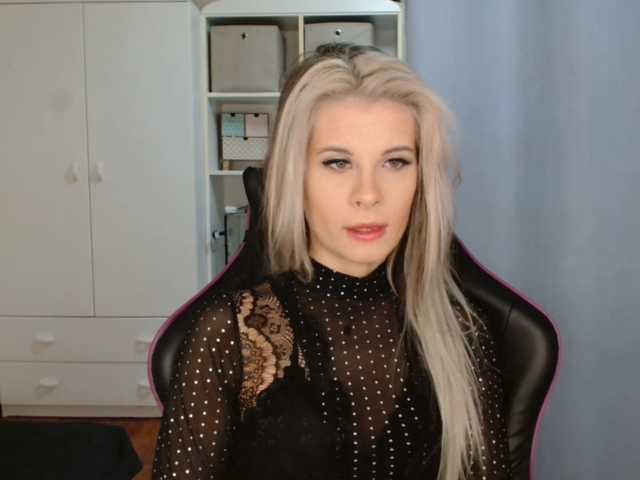KristineNatural's BongaCams show and profile