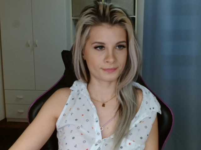 KristineNatural's BongaCams show and profile