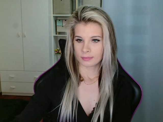KristineNatural's BongaCams show and profile