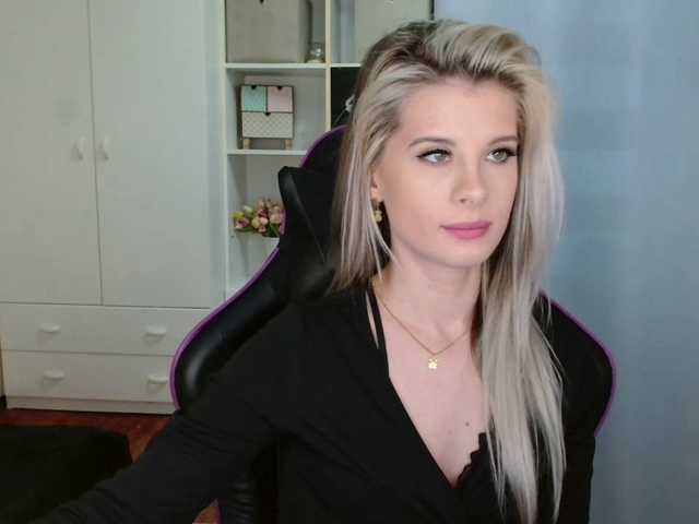 KristineNatural's BongaCams show and profile