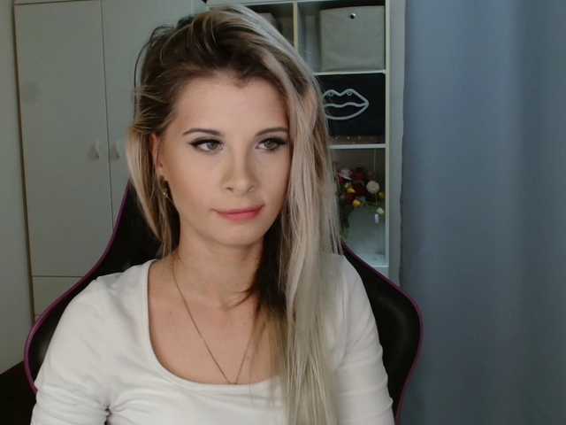 KristineNatural's BongaCams show and profile