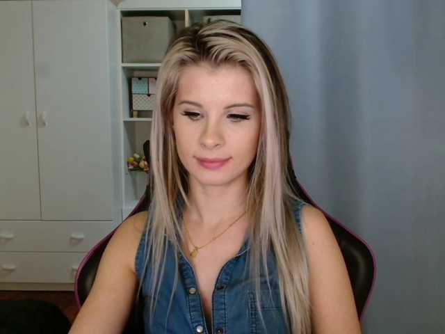 KristineNatural's BongaCams show and profile