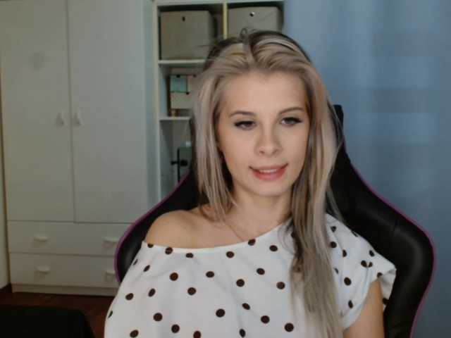 KristineNatural's BongaCams show and profile