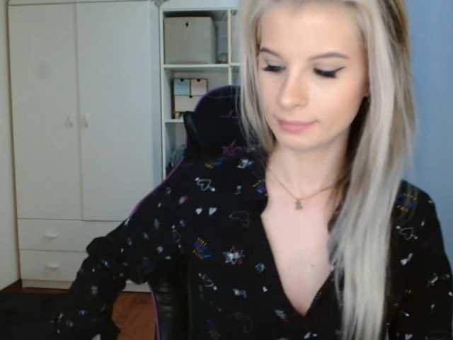 KristineNatural's BongaCams show and profile