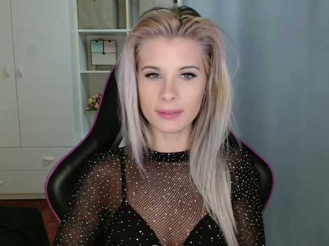 KristineNatural's BongaCams show and profile