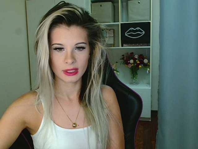 KristineNatural's BongaCams show and profile