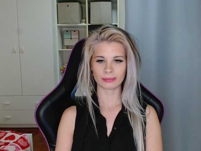 KristineNatural's BongaCams show and profile