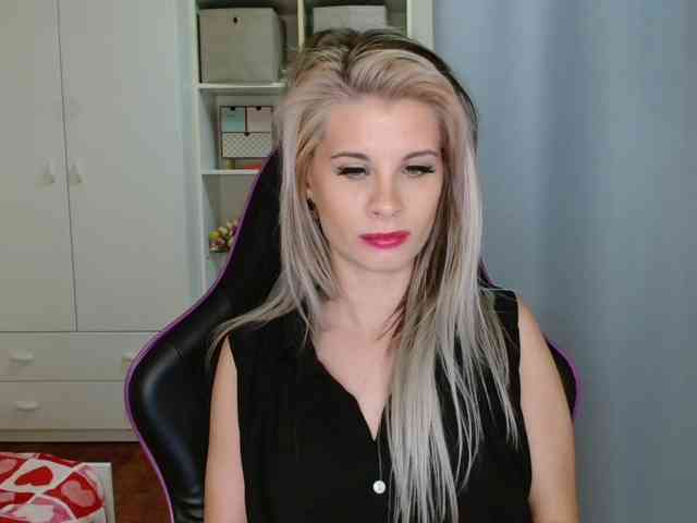 KristineNatural webcam