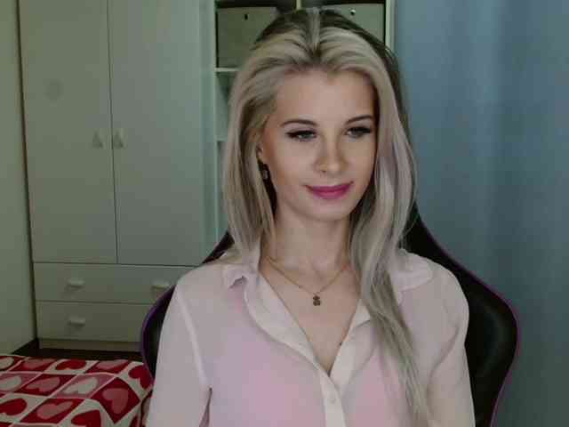 KristineNatural webcam
