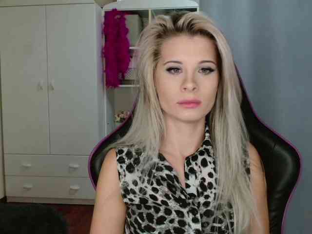 KristineNatural webcam