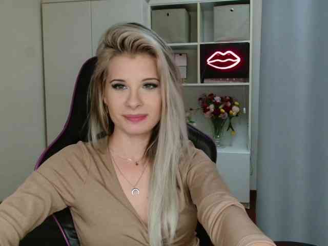 KristineNatural webcam
