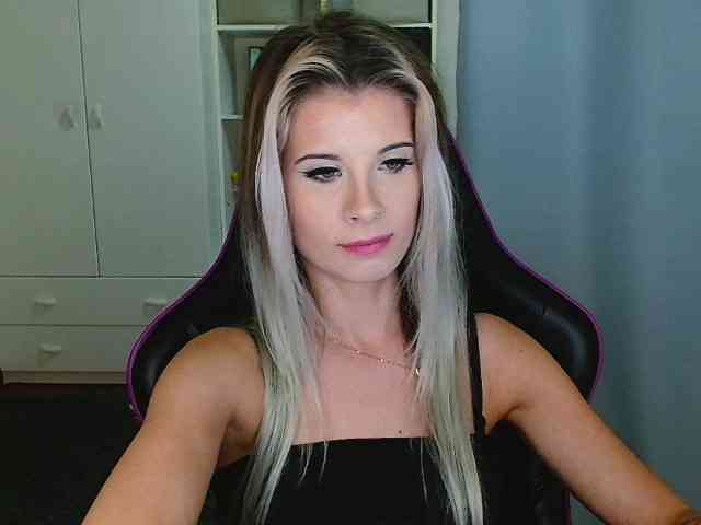 KristineNatural webcam