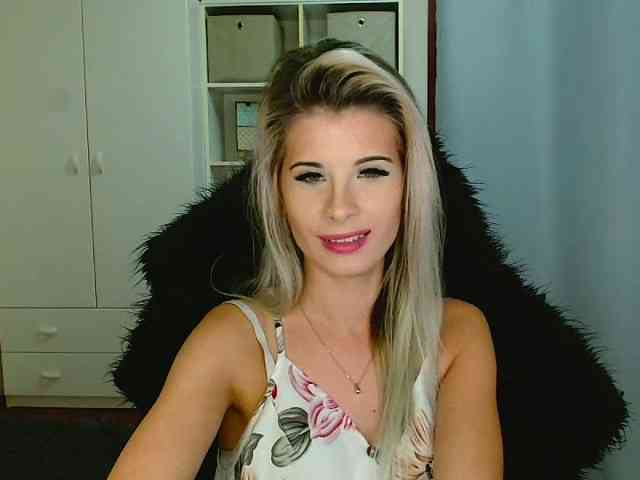 KristineNatural webcam