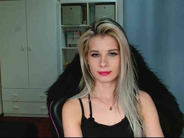 KristineNatural webcam