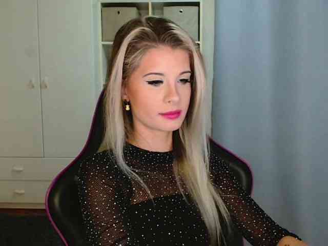 KristineNatural webcam