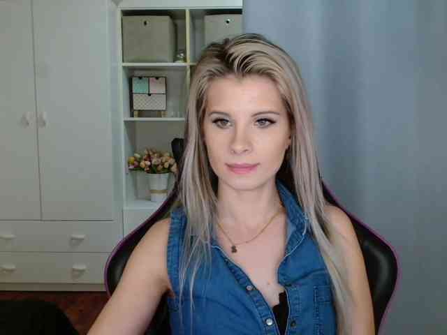 KristineNatural webcam