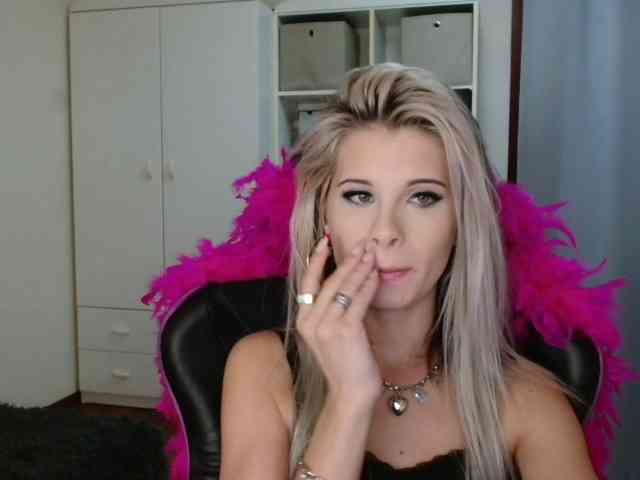 KristineNatural webcam