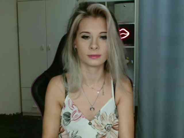 KristineNatural webcam