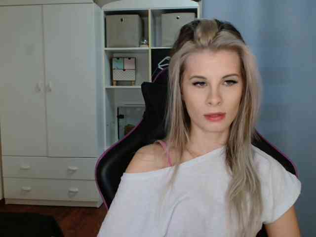 KristineNatural webcam