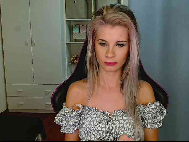 KristineNatural webcam