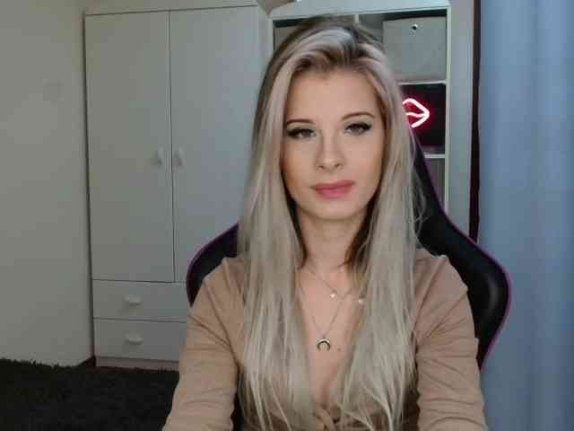 KristineNatural webcam