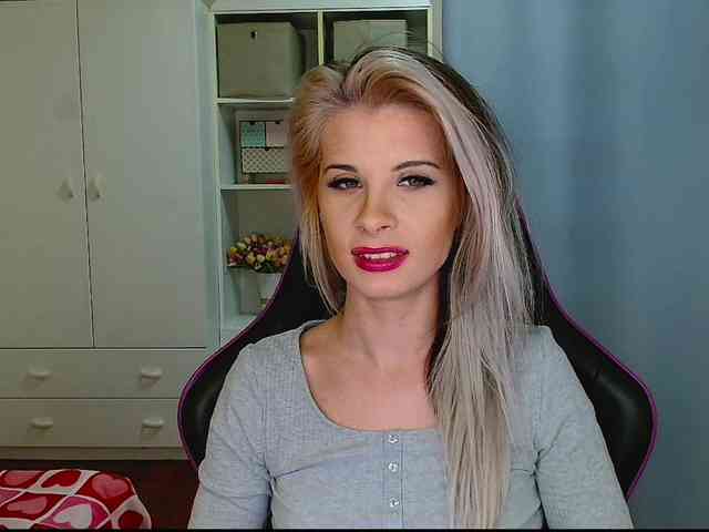 KristineNatural webcam