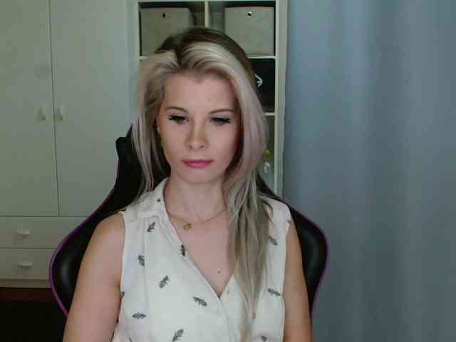 KristineNatural webcam
