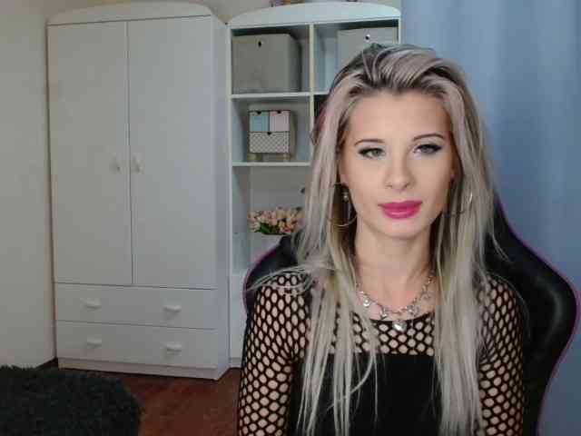 KristineNatural webcam