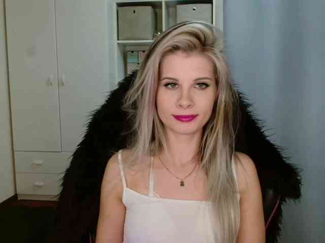 KristineNatural webcam