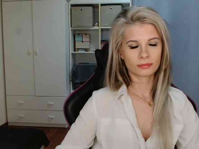 KristineNatural webcam