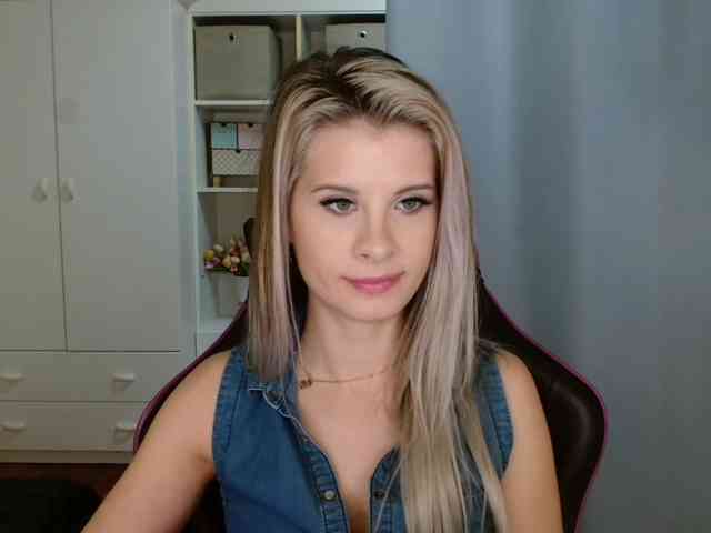 KristineNatural webcam