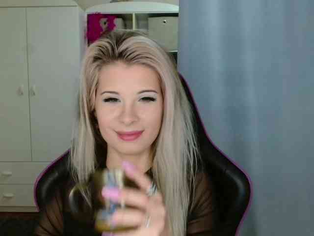 KristineNatural webcam