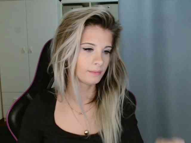 KristineNatural webcam