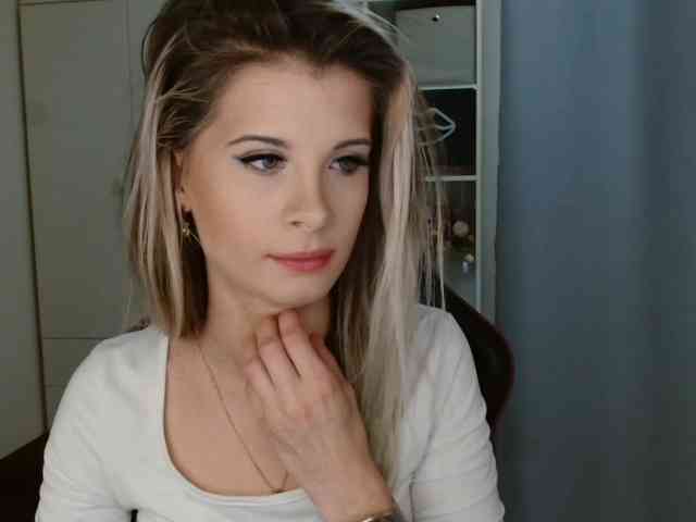 KristineNatural webcam