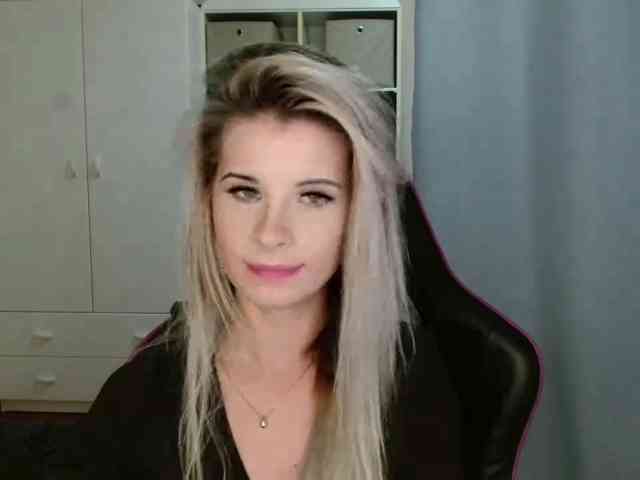 KristineNatural webcam