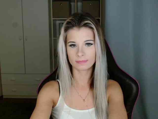 KristineNatural webcam