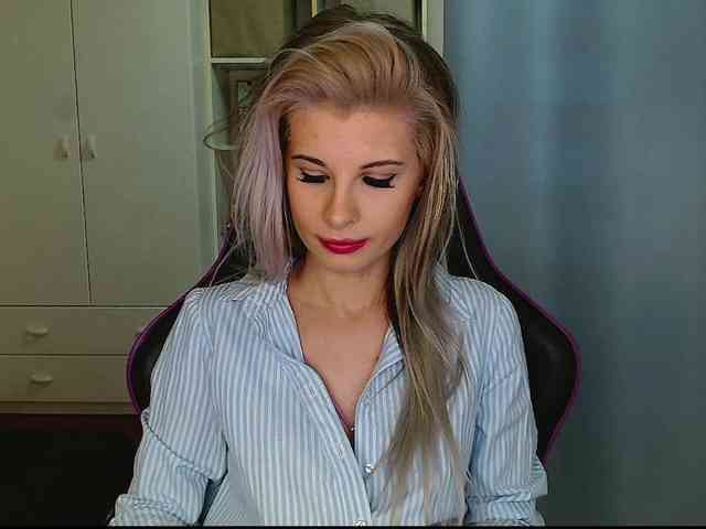 KristineNatural webcam