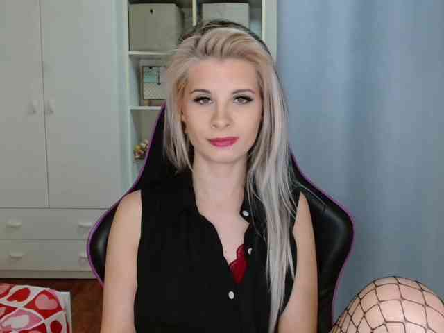 KristineNatural webcam