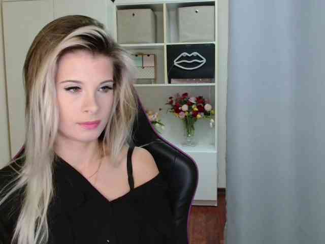 KristineNatural webcam