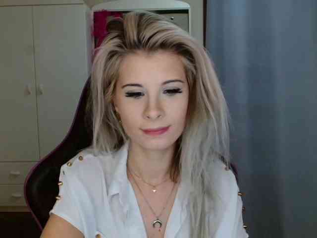 KristineNatural webcam