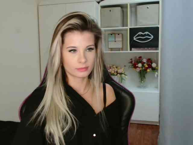 KristineNatural webcam