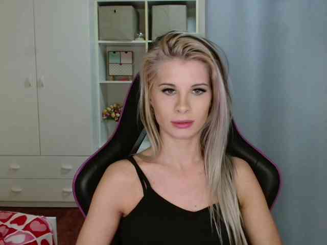 KristineNatural webcam