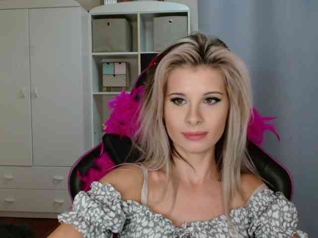 KristineNatural webcam